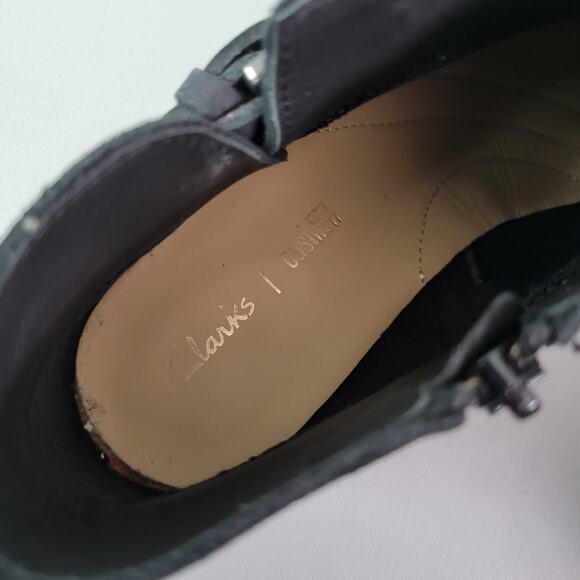 Clarks Demi Tone Womens Ankle Boot Black Suede Side Zip US Size 8.5 - Picture 7 of 10